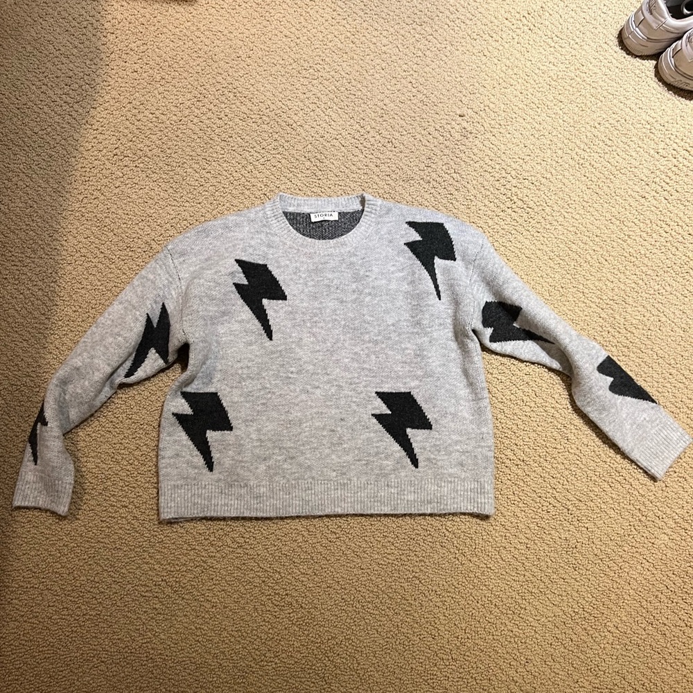 Grey sweater